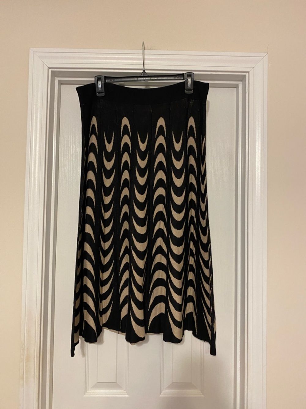Women’s NorthStyle Black and Beige‎ Wave-Pattern Midi Skirt size XL